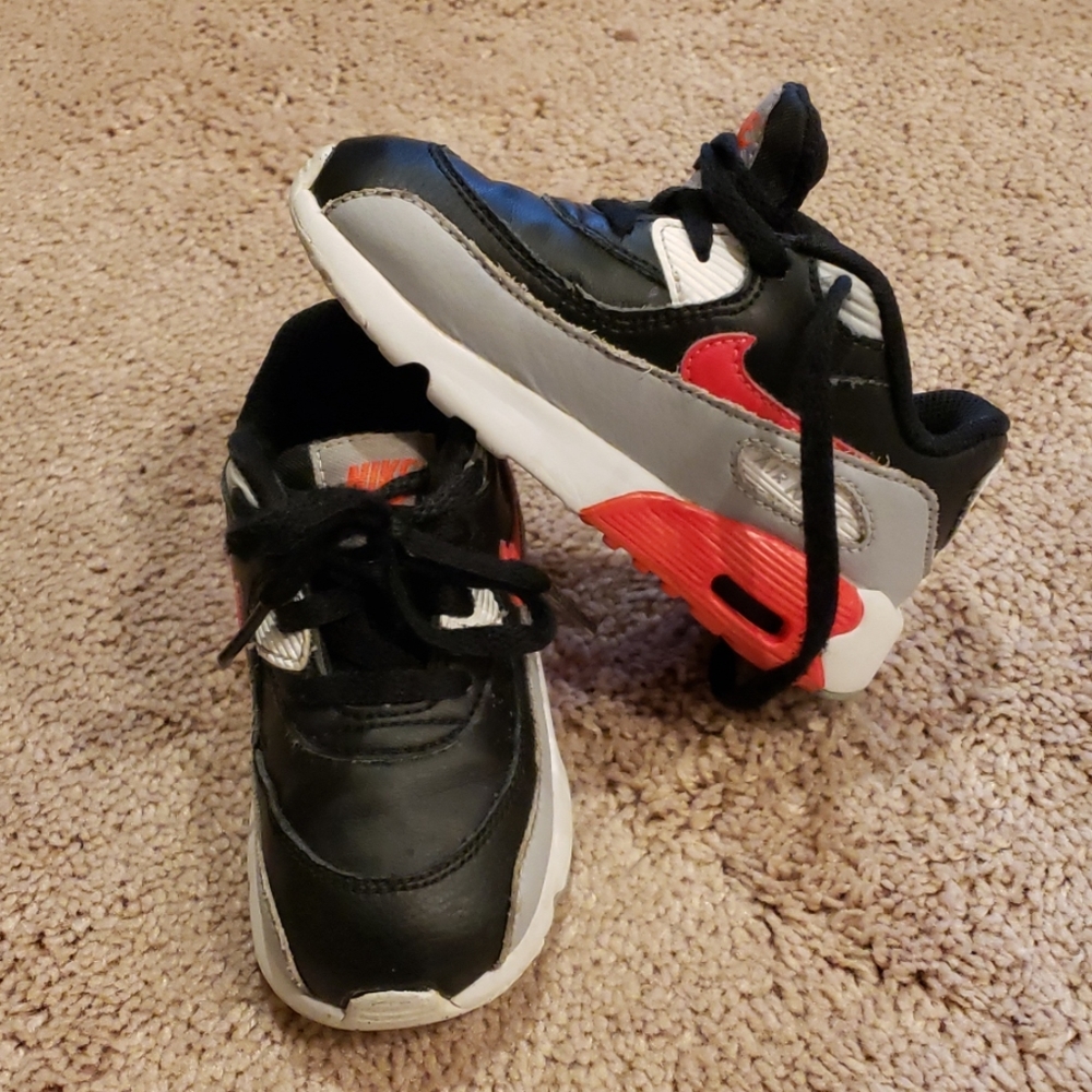 Kids nike airmax black, red and white  8c